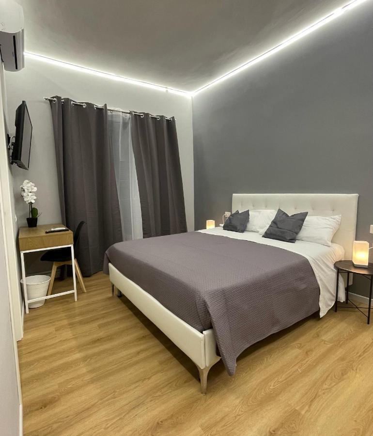 Vomero Suite And Deluxe Room B&B Napoli Exterior photo